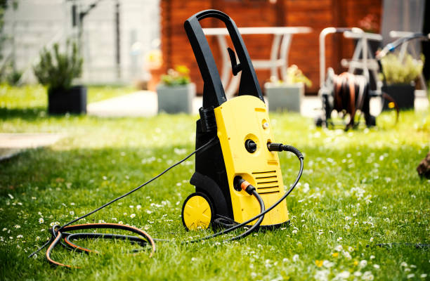Best Animal Enclosure Cleaning  in Howey In The Hills, FL